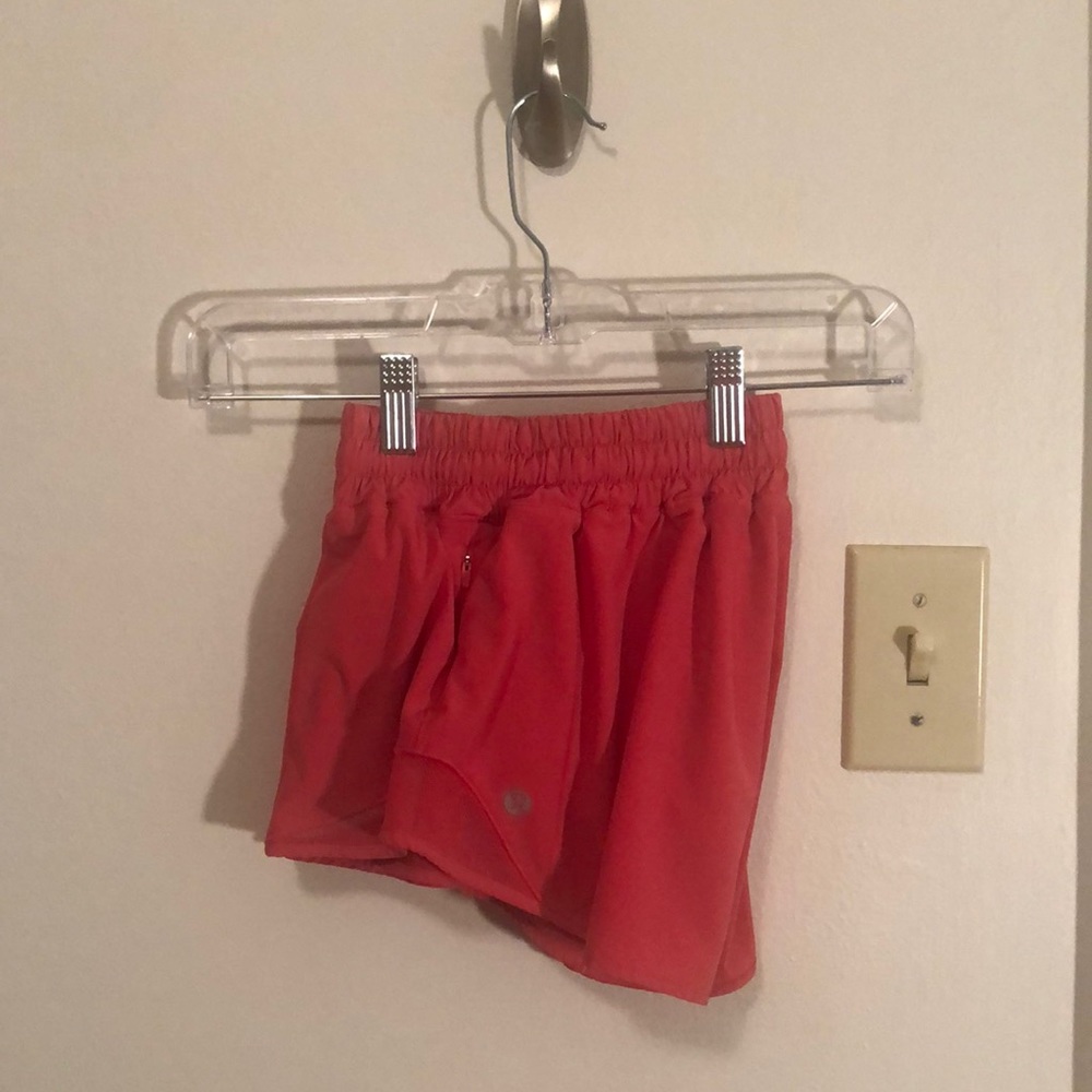 Lululemon Hotty Hot Shorts 2.5”